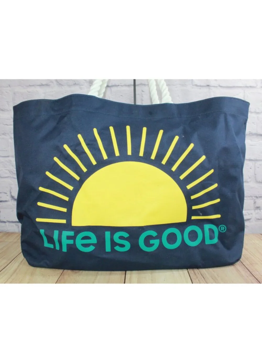 Life Is Good excellent used